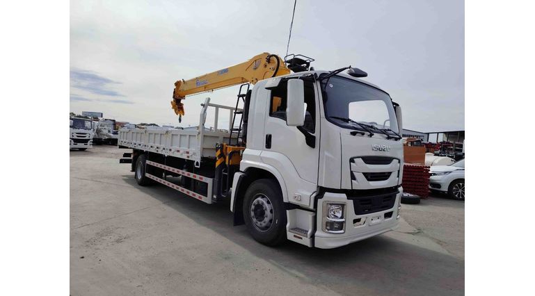 Бортовой автомобиль ISUZU с КМУ QL5180XXYAJTHY 8 тонн Бортовой автомобиль ISUZU с КМУ QL5180XXYAJTHY 8 тонн